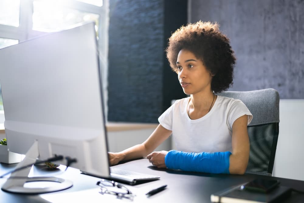 injured person navigating the web